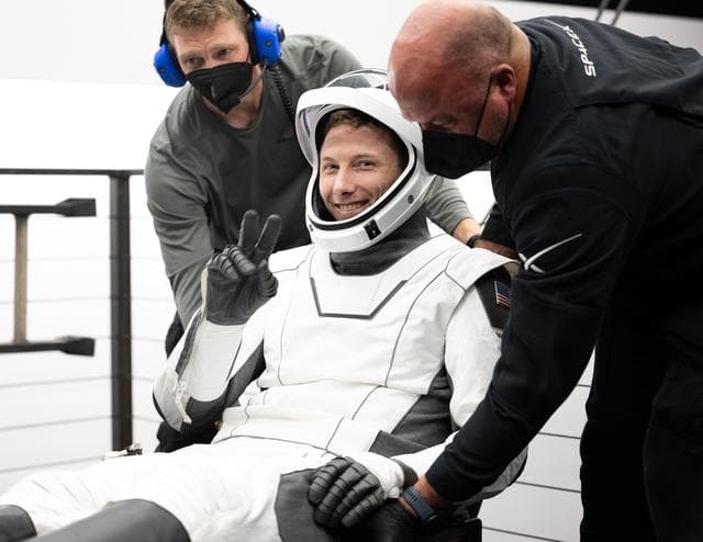 NASA image: NASA’s SpaceX Crew-6 Splashdown