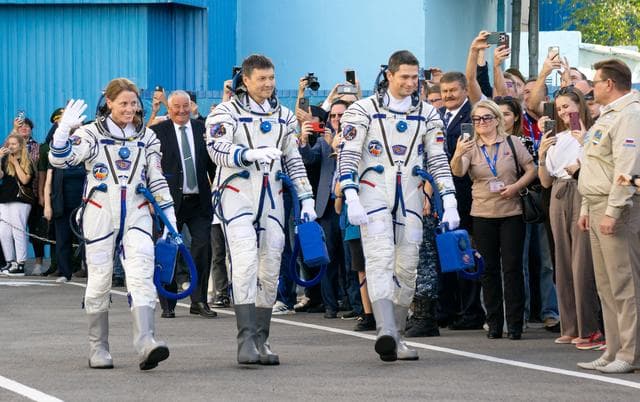 NASA image: Expedition 70 Preflight