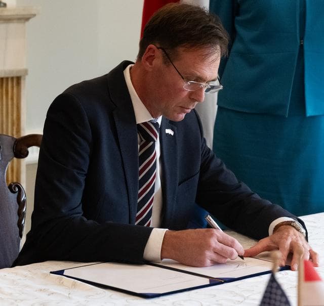 NASA image: Netherlands Artemis Accords Signing