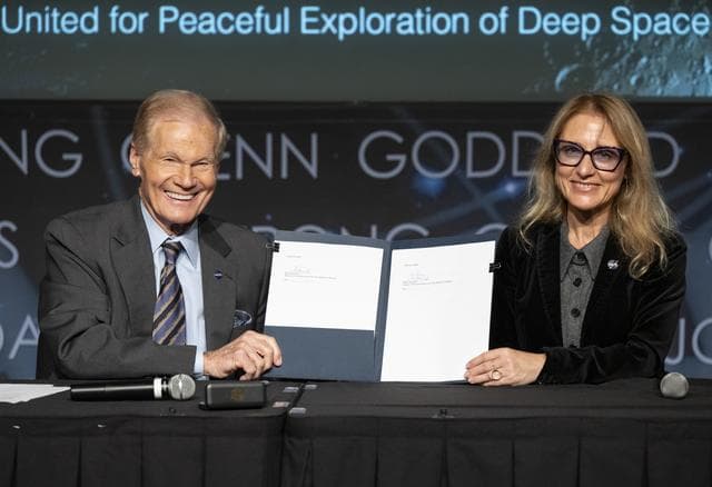 Bulgaria Signs Artemis Accords
