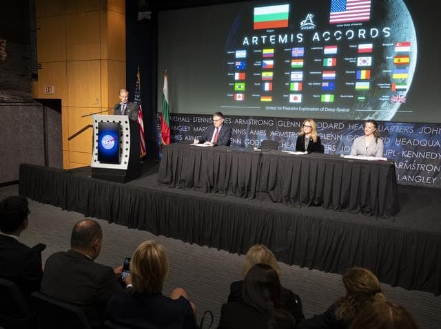 NASA image: Bulgaria Signs Artemis Accords
