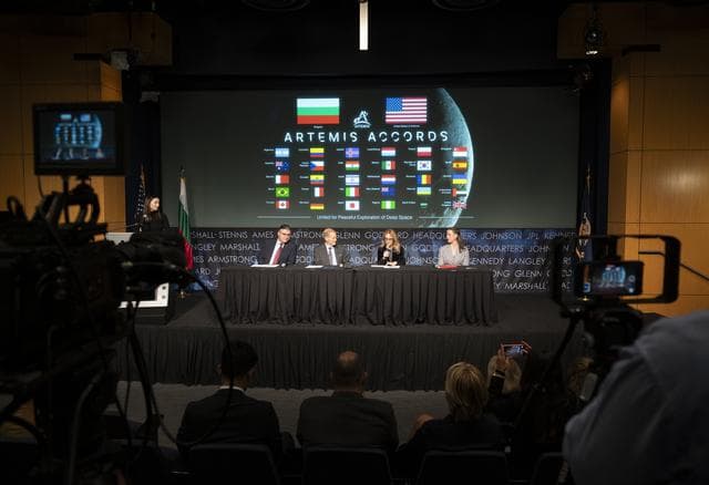 NASA image: Bulgaria Signs Artemis Accords