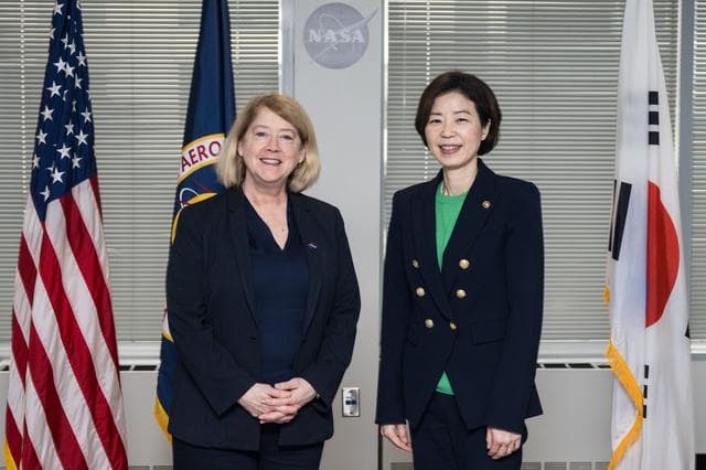 NASA image: NASA Deputy Admin Meets with Korean Vice Minister for Science an