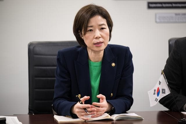 NASA image: NASA Deputy Admin Meets with Korean Vice Minister for Science an