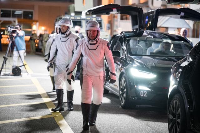 NASA image: NASA’s SpaceX Crew-8 Crew Walkout