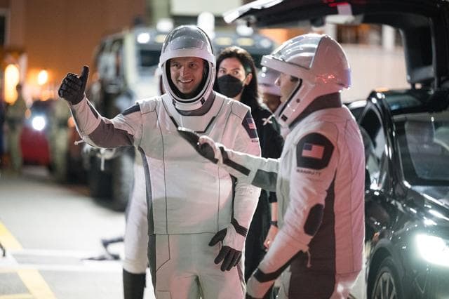 NASA image: NASA’s SpaceX Crew-8 Crew Walkout