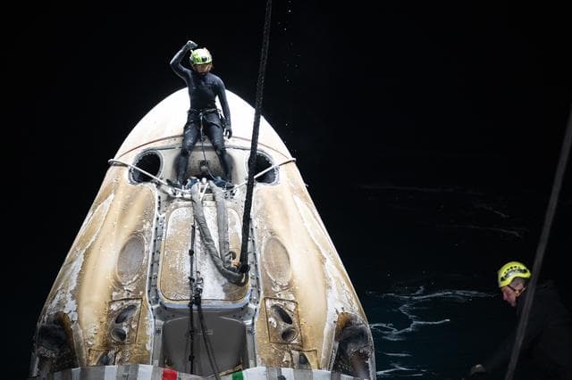 NASA image: NASA’s SpaceX Crew-7 Splashdown