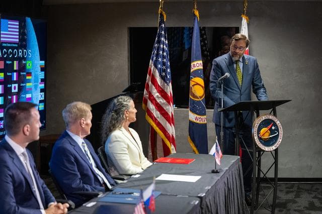 NASA image: Slovakia Artemis Accords Signing