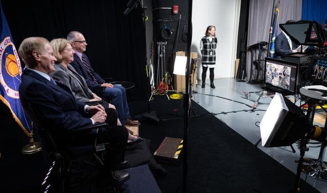 NASA image: NASA Leadership Speaks with Boeing CFT Crew