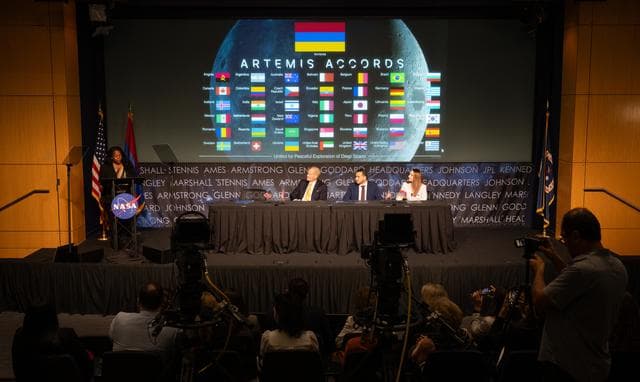 NASA image: Republic of Armenia Artemis Accords Signing