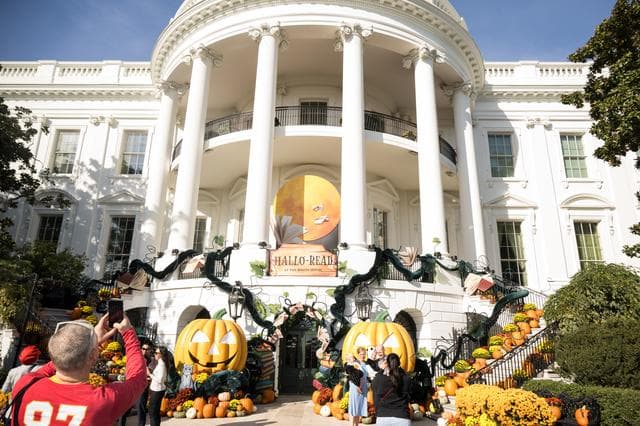 NASA image: White House Hallo-READ Event
