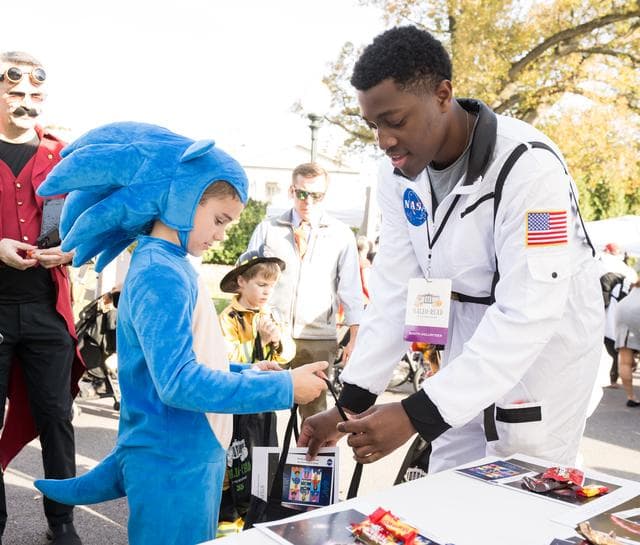 NASA image: White House Hallo-READ Event