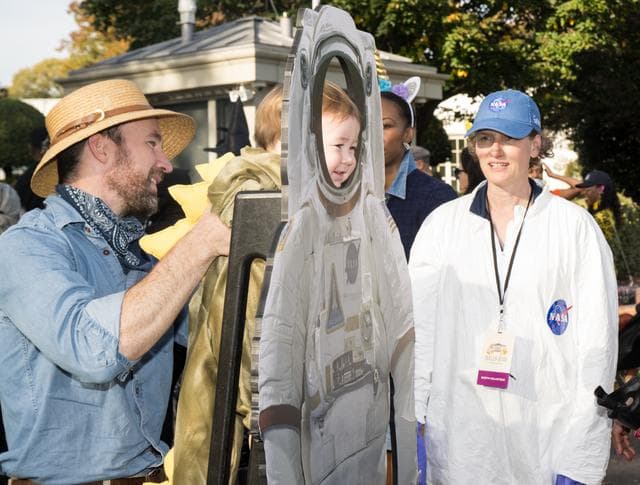 NASA image: White House Hallo-READ Event