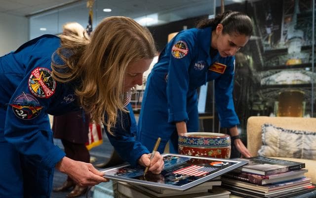 NASA image: Expediton 70 Astronauts Meet with Agency Leadership