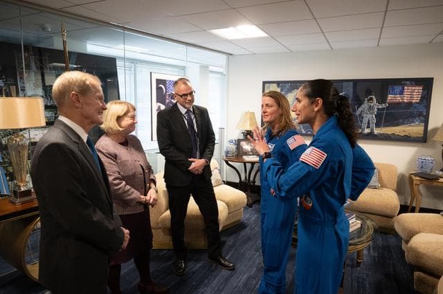NASA image: Expediton 70 Astronauts Meet with Agency Leadership