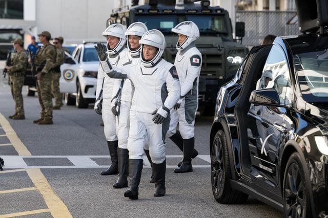 NASA image: NASA’s SpaceX Crew-10 Crew Walkout