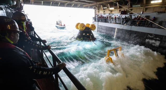 NASA image: NASA Artemis Underway Recovery Test 12