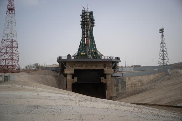NASA image: Expedition 73 Preflight