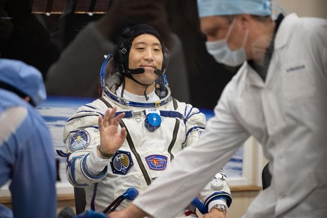 NASA image: Expedition 73 Preflight