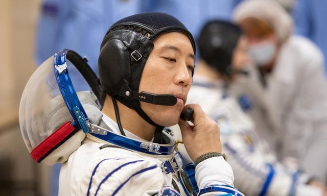 NASA image: Expedition 73 Preflight