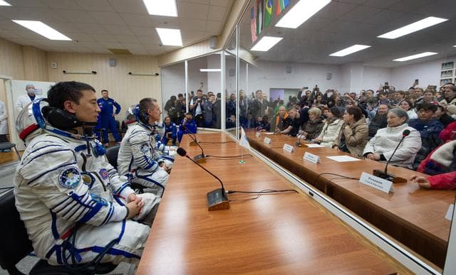 NASA image: Expedition 73 Preflight