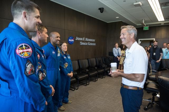 NASA image: Acting Administrator Sean Duffy Meets with Artemis II Astronauts