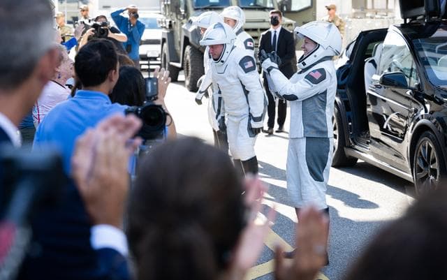 NASA image: NASA’s SpaceX Crew-11 Crew Walkout