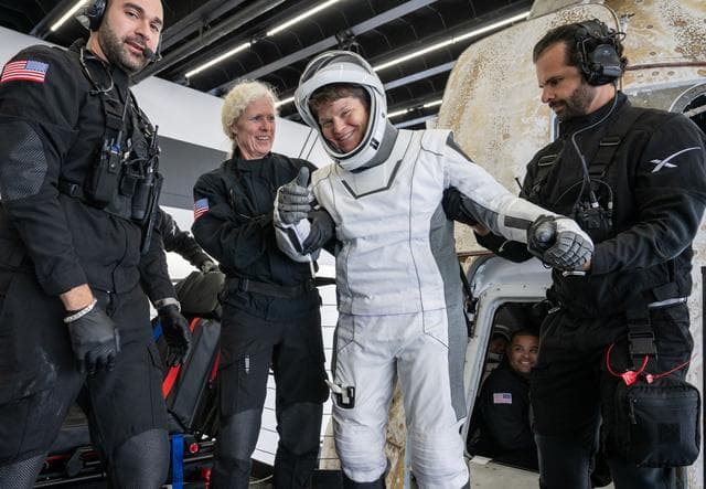 NASA image: NASA’s SpaceX Crew-10 Splashdown