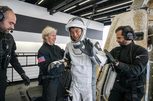NASA image: NASA’s SpaceX Crew-10 Splashdown