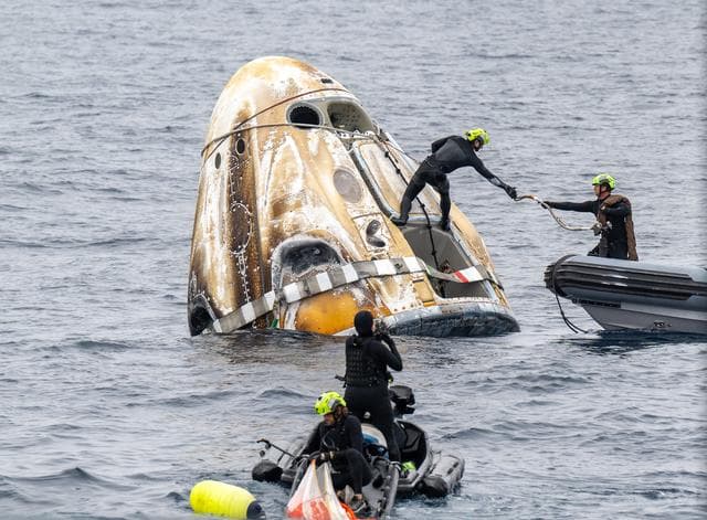 NASA image: NASA’s SpaceX Crew-10 Splashdown