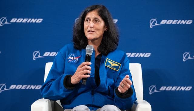 NASA image: NASA Astronauts Wilmore and Williams at Boeing Headquarters