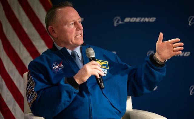 NASA image: NASA Astronauts Wilmore and Williams at Boeing Headquarters