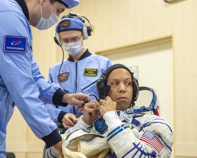 NASA image: Expedition 74 Preflight
