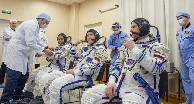 NASA image: Expedition 74 Preflight