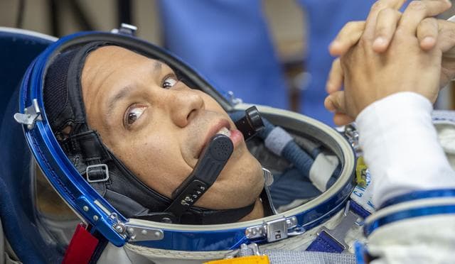 NASA image: Expedition 74 Preflight
