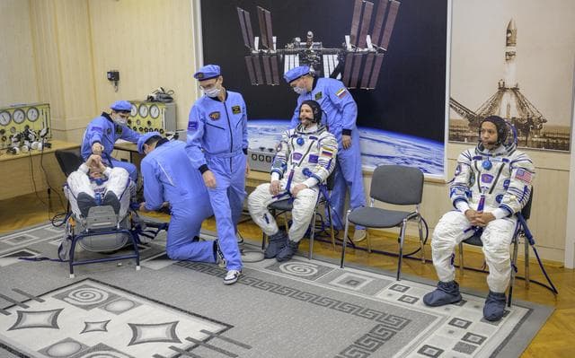 NASA image: Expedition 74 Preflight