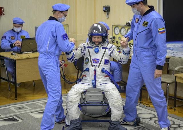 NASA image: Expedition 74 Preflight