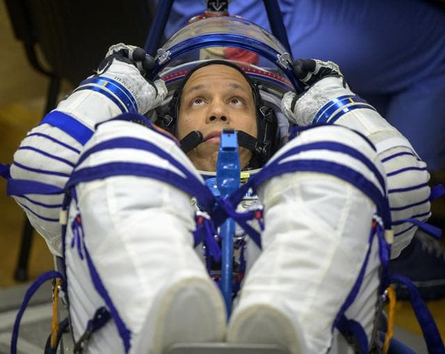 NASA image: Expedition 74 Preflight