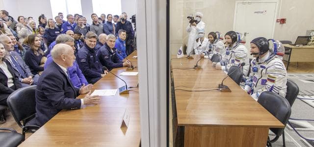NASA image: Expedition 74 Preflight