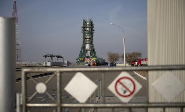 NASA image: Expedition 74 Preflight