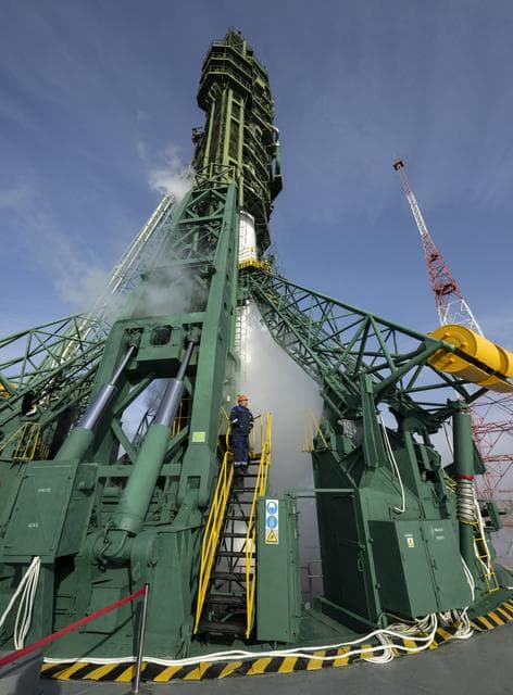 NASA image: Expedition 74 Preflight