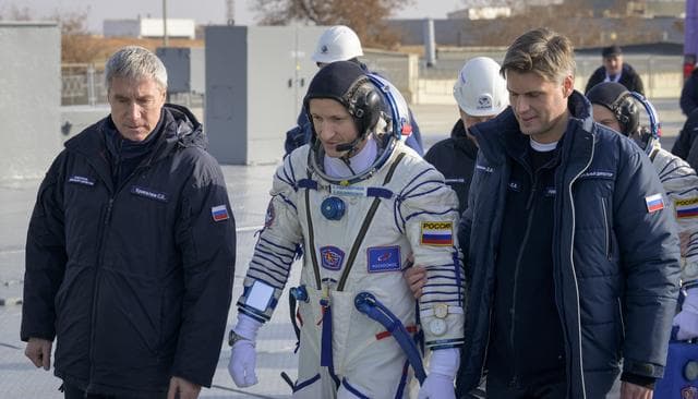 NASA image: Expedition 74 Preflight
