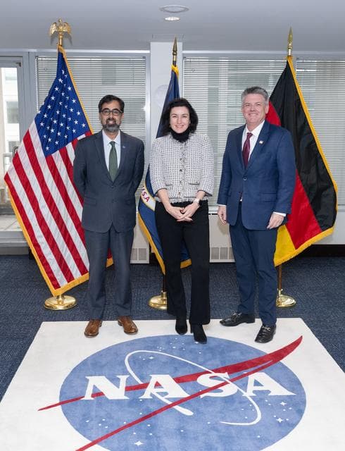 NASA image: NASA Associate Administrator Meets with German Minister for Rese