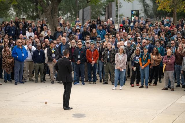 Administrator Isaacman Visits JPL