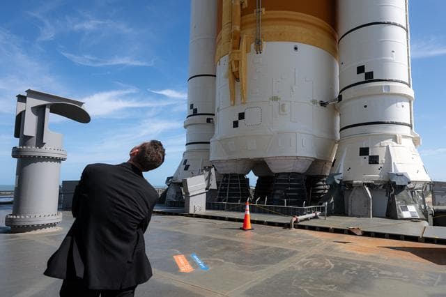 NASA image: Administrator Isaacman Visits Launch Complex 39B