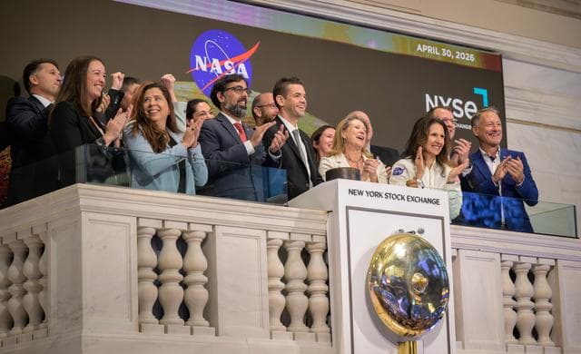 NASA image: NASA Administrator Rings NYSE Opening Bell