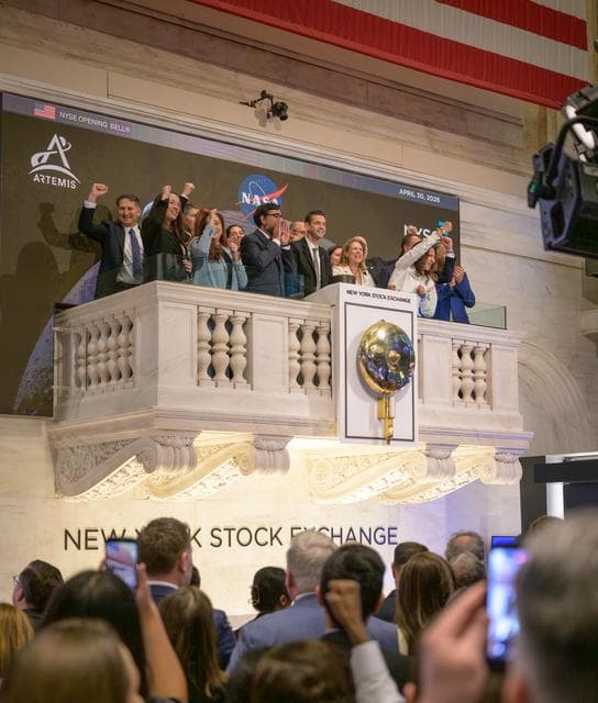 NASA image: NASA Administrator Rings NYSE Opening Bell