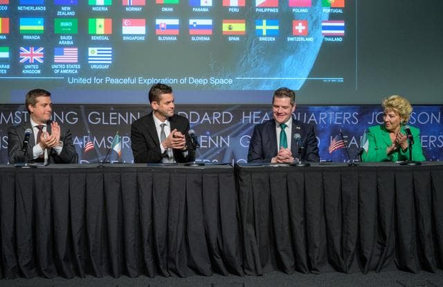 NASA image: Ireland Artemis Accords Signing