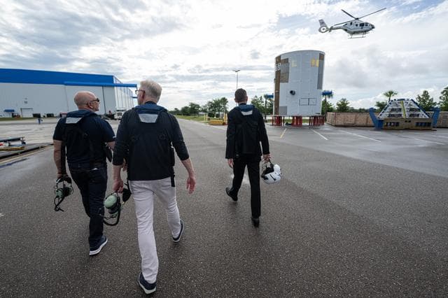 Administrator Isaacman Visits Blue Origin