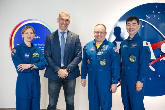 NASA image: Expedition 73 and 74 Tour Earth Information Center